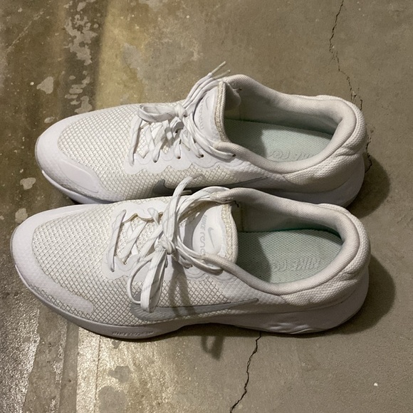 Nike shoes - Picture 6 of 6